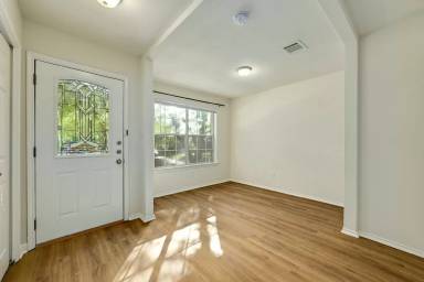 Main picture of 1531 Parkfield Cir