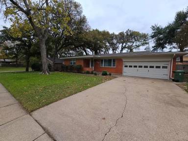 Main picture of 800 Valley View Dr