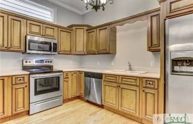 Main picture of 305 E Duffy St