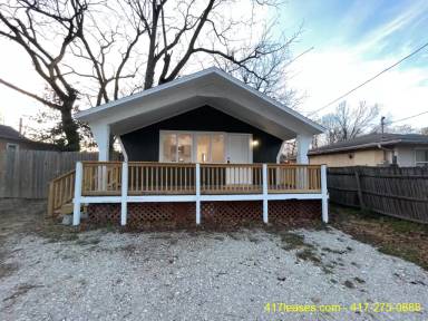Main picture of 2605 N Pierce Ave