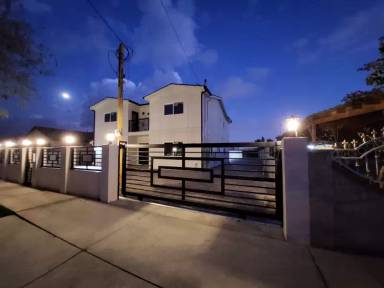 Main picture of 10938 Nettleton St