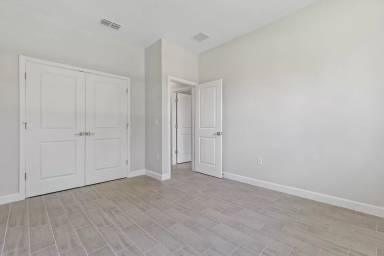 Main picture of 4122 Heaton Ter