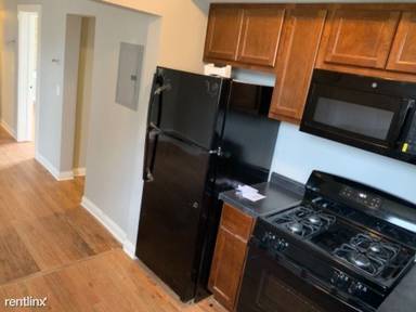 Main picture of 1147 E 72nd St