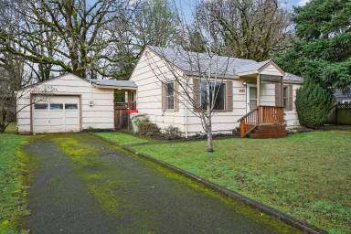 Main picture of 4525 SW 180th Ave