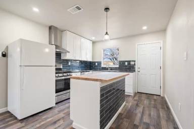 Main picture of 504 Chandler Dr