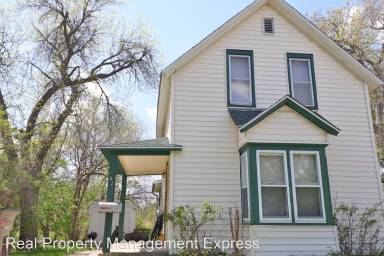 Main picture of 1021 N Summit Ave