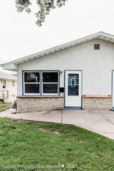 Main picture of 560 37th Ave NE