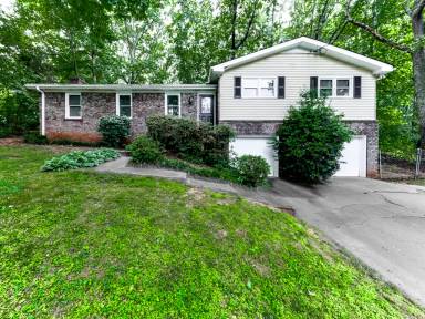 Main picture of 5549 Woodland Dr