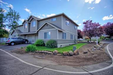 Main picture of 1399 NE Elk Ct - 2