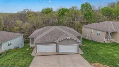 Main picture of 3307 N 103rd Ter