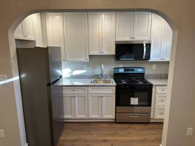 Main picture of 2036 Grinnalds Ave
