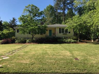 Main picture of 650 Auburn Dr