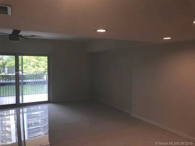 Main picture of 3745 NE 171st St