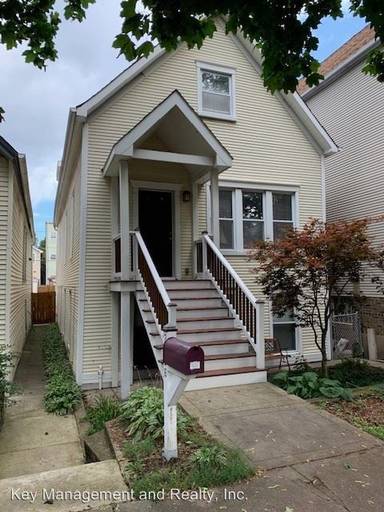 Main picture of 2226 W Melrose St