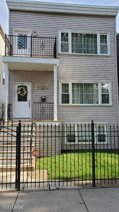 Main picture of 3262 W Wabansia Ave