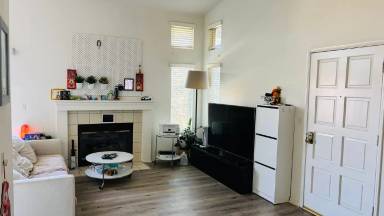 Main picture of 825 Warwick Ave