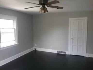 Main picture of 3991 E 71st St