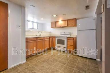 Main picture of 665 E Garfield Ave
