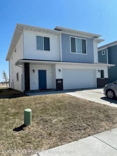 Main picture of 2219 10th Ct W