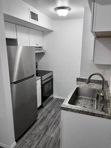 Main picture of 4442 E Lee St