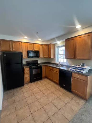 Main picture of 9 Granite St
