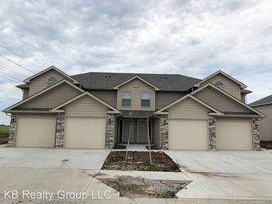 Main picture of Traditions Townhomes Apartments