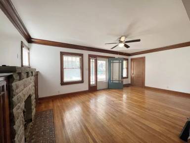 Main picture of 842 Barnett Ave