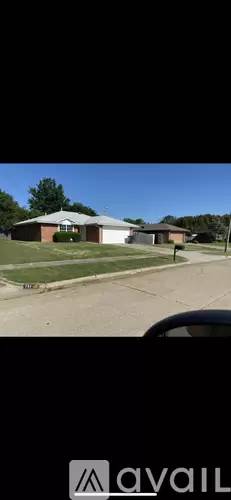 Main picture of 725 Peppertree Ct