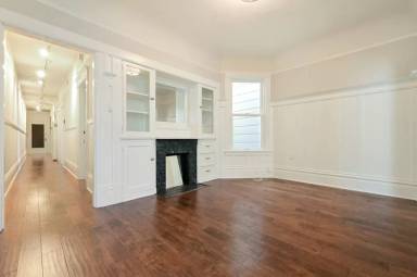 Main picture of 735 Waller St