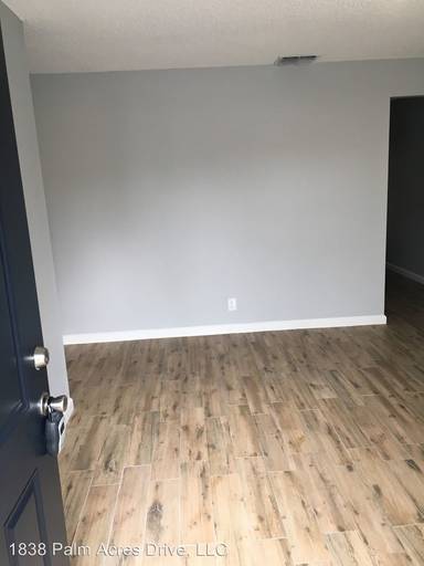 Main picture of 1838 Palm Acres Dr
