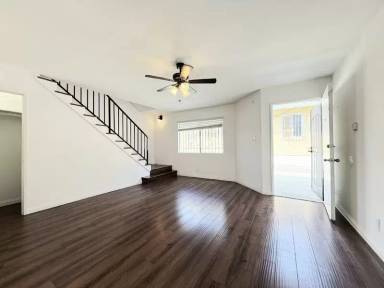 Main picture of 1343 W 36th St