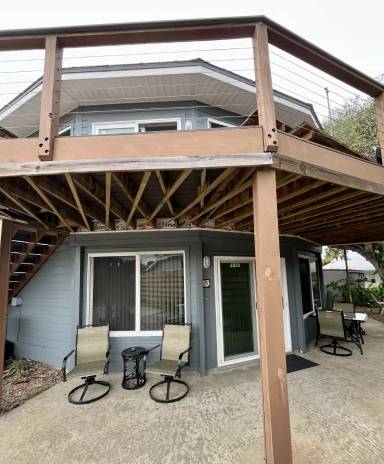 Main picture of 19 Palm Dr