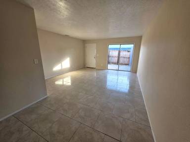 Main picture of 5085 SE 31st St