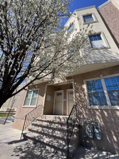 Main picture of 2300 N 12th St