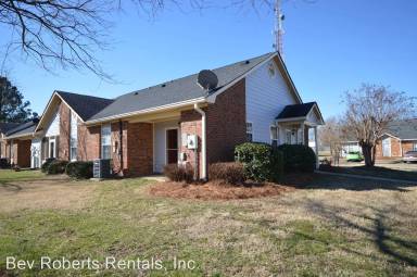 Main picture of 501 Old Spring Hill Ln
