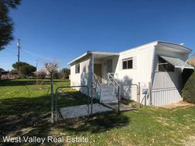 Main picture of 23338 Derby Ave