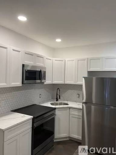 Main picture of 127 N Salford St