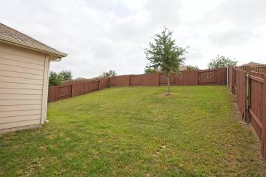 Main picture of 1829 Persimmon Dr