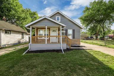 Main picture of 21027 Gentner St