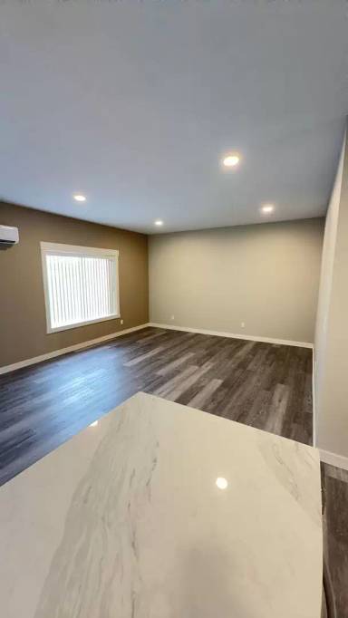 Main picture of 358 Seven Oaks Ln