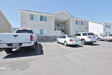 Main picture of 6231 N Freedom Rd