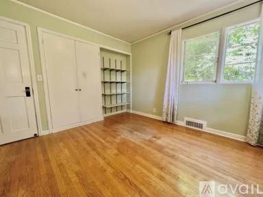 Main picture of 5008 SW Taylors Ferry Rd