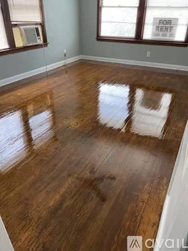 Main picture of 2338 Oak St