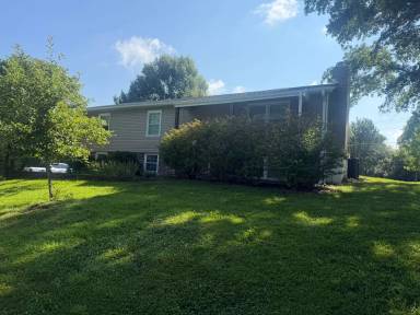 Main picture of 7900 S Tomlin Hill Rd