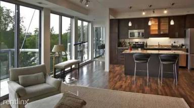Main picture of 1800 W Lake St