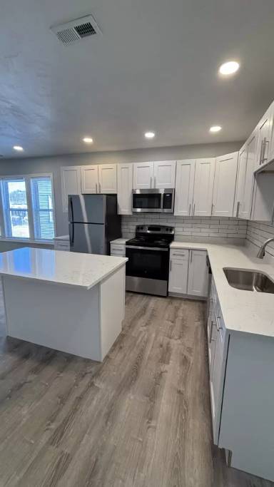 Main picture of 8 Ruthven Ave