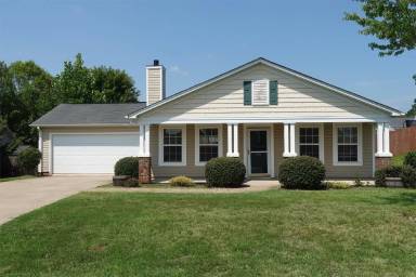 Main picture of 556 Branch Wood Dr