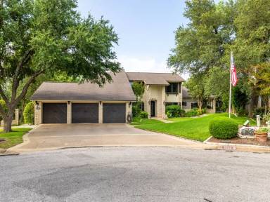 Main picture of 9900 Winding Oak Cir