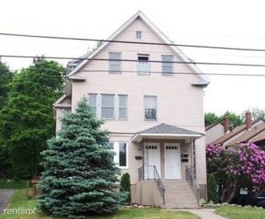 Main picture of 204 Broad St