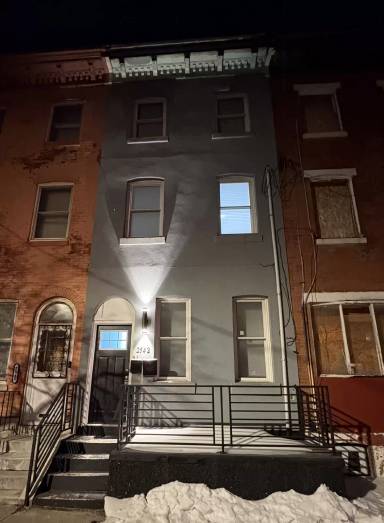 Main picture of 2542 Cecil B Moore Ave